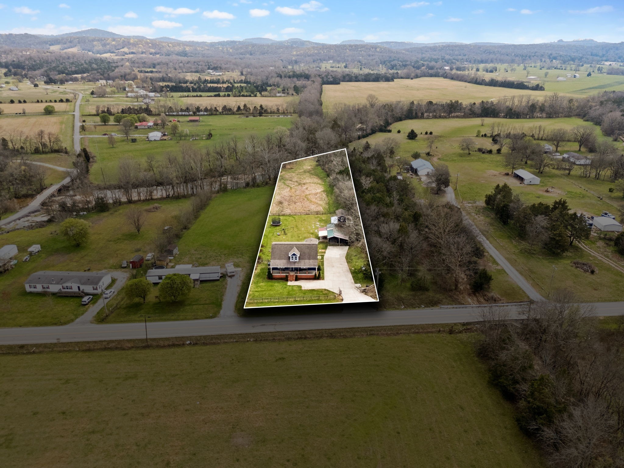 4618 Simmons Bluff Road Lebanon, TN 37090 - Photo 34 of 35 an aerial view of residential houses with outdoor space