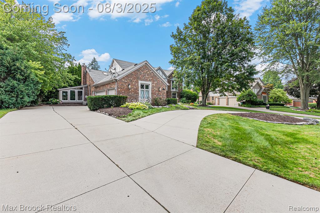 4705 Rivers Edge Drive Troy, MI 48098 - Photo 4 of 51