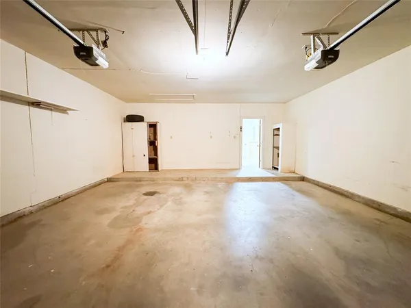a view of a garage