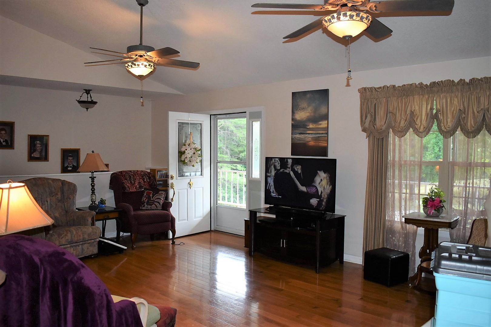 737 Hawkins Road Sweetwater, TN 37874 - Photo 7 of 21 DSC-0008 (3)