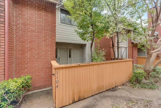 $1,595 | 8404 Forest Lane, Unit 1104, Dallas, TX 75243