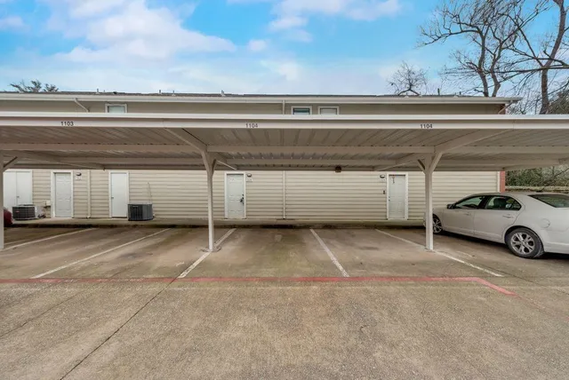 $1,595 | 8404 Forest Lane, Unit 1104, Dallas, TX 75243