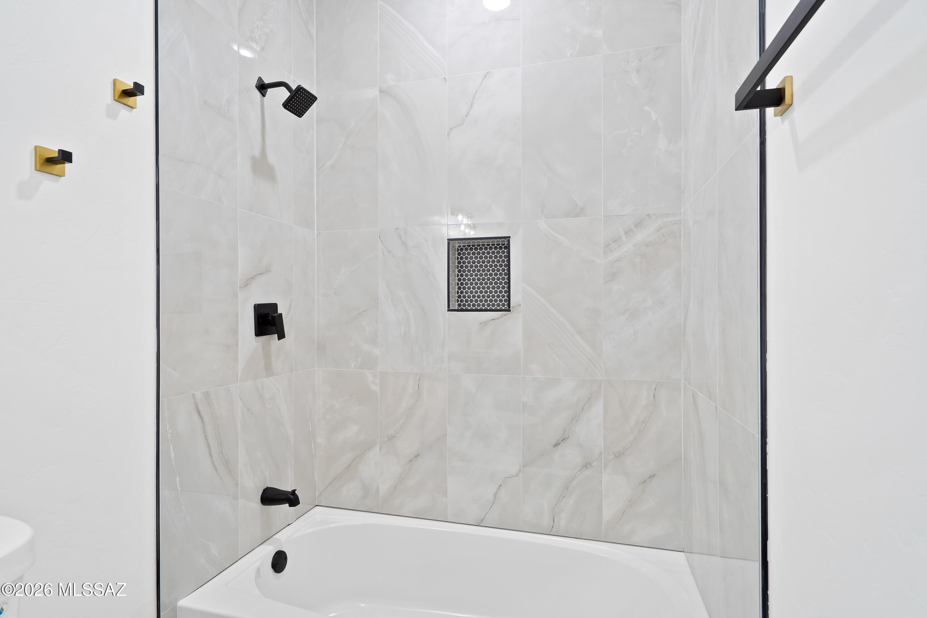 998 Alegre Corte Rio Rico, AZ 85648 - Photo 29 of 49 2 Interiors-22