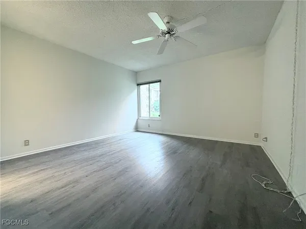 $1,100 | 2264 Winkler Avenue, Unit 107, Fort Myers, FL 33901