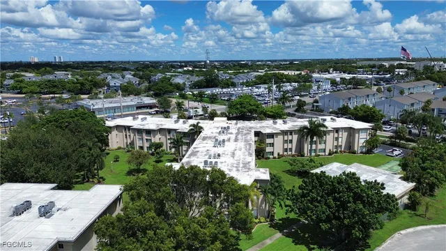 $1,295 | 2264 Winkler Avenue, Unit 107, Fort Myers, FL 33901