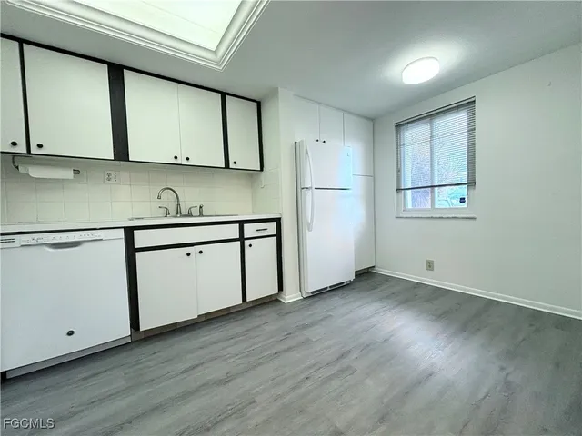 $1,295 | 2264 Winkler Avenue, Unit 107, Fort Myers, FL 33901