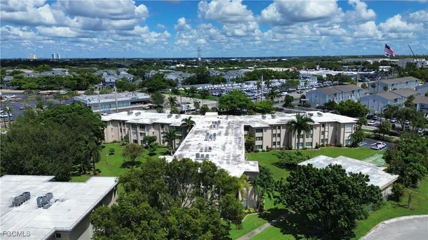$1,100 | 2264 Winkler Avenue, Unit 107, Fort Myers, FL 33901