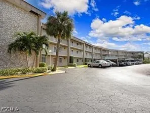 $1,100 | 2264 Winkler Avenue, Unit 107, Fort Myers, FL 33901