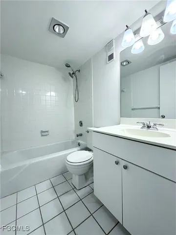 $1,295 | 2264 Winkler Avenue, Unit 107, Fort Myers, FL 33901