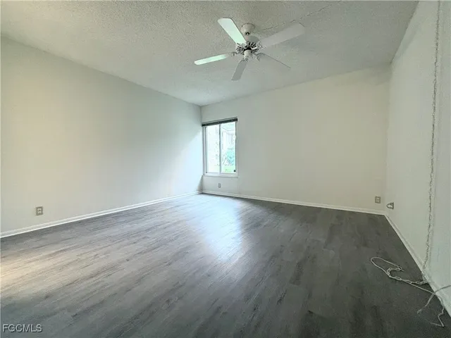 $1,295 | 2264 Winkler Avenue, Unit 107, Fort Myers, FL 33901