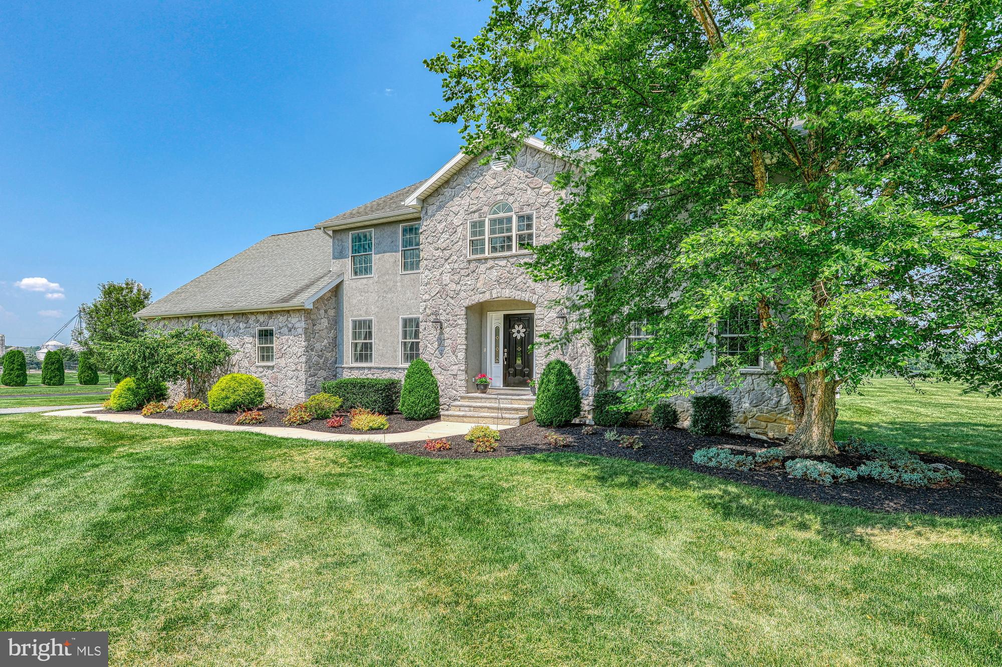 11 Ridge Drive Carlisle, PA 17015 - Photo 1 of 36 Gallery Image 1