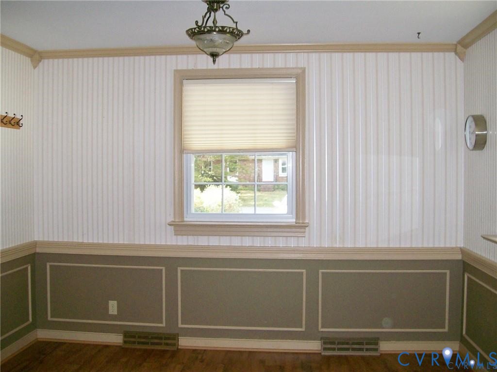 1243 Peck Road North Chesterfield, VA 23235 - Photo 10 of 19 a view of a kitchen with a window