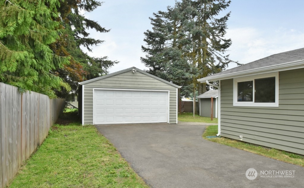 10341 Grove Road Southeast Yelm, WA 98597 - Photo 17 of 20 Gallery Image 17