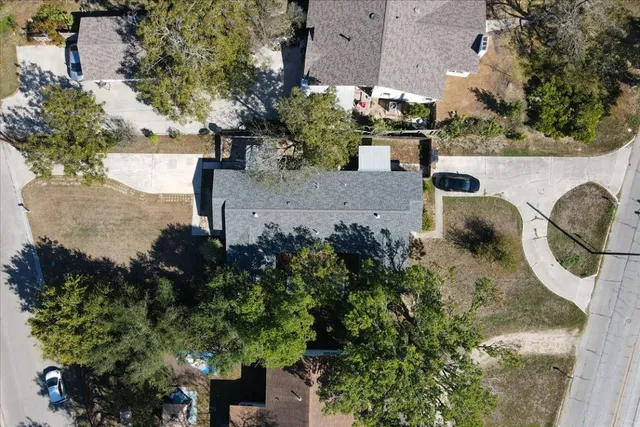 $475,000 | 1129 West San Antonio Street, Lockhart, TX 78644