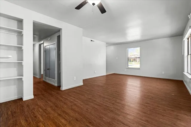 $475,000 | 1129 West San Antonio Street, Lockhart, TX 78644