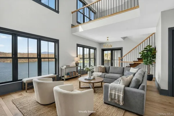 $975,000 | 22 Icehouse Drive, Saugerties, NY 12477