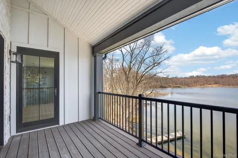 $975,000 | 22 Icehouse Drive, Saugerties, NY 12477
