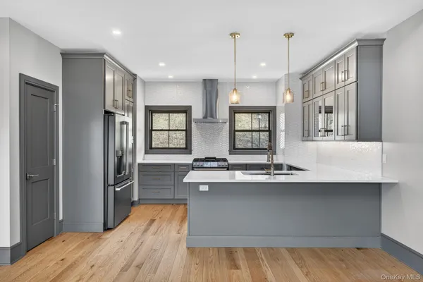$975,000 | 22 Icehouse Drive, Saugerties, NY 12477