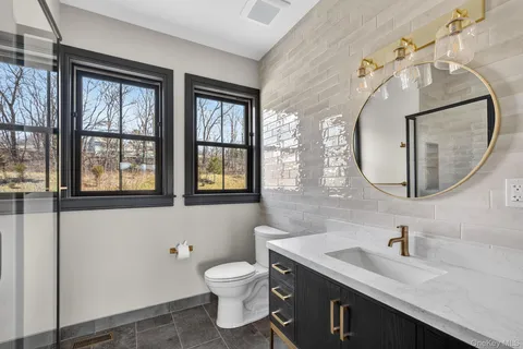 $975,000 | 22 Icehouse Drive, Saugerties, NY 12477