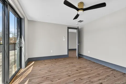 $975,000 | 22 Icehouse Drive, Saugerties, NY 12477