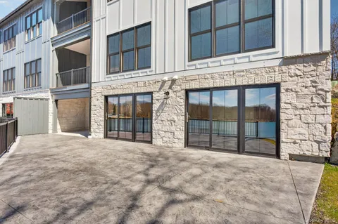$975,000 | 22 Icehouse Drive, Saugerties, NY 12477