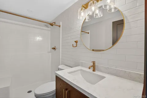 $975,000 | 22 Icehouse Drive, Saugerties, NY 12477