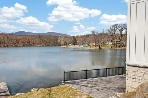 $975,000 | 22 Icehouse Drive, Saugerties, NY 12477