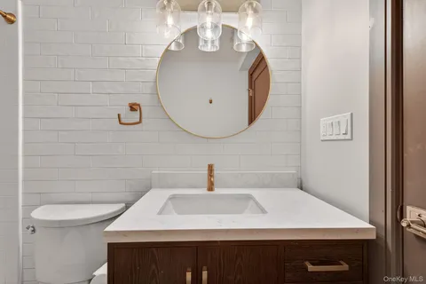 $975,000 | 22 Icehouse Drive, Saugerties, NY 12477