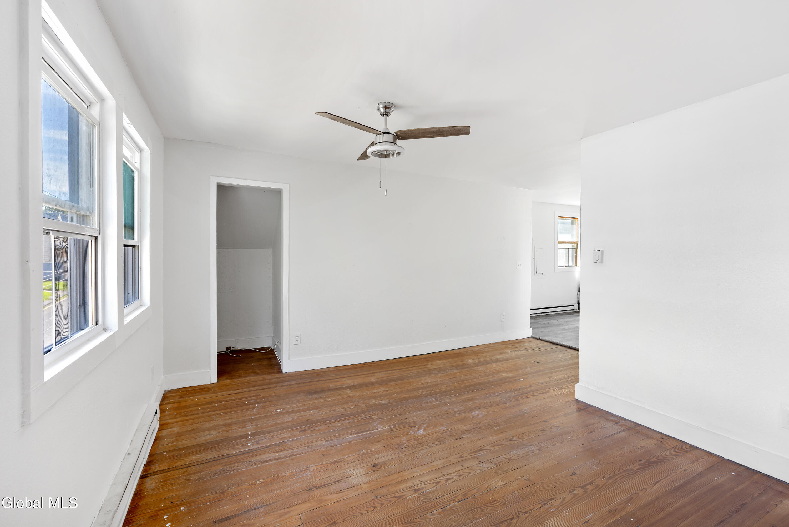 578 Crane Street Schenectady, NY 12303 - Photo 5 of 20 1 (6)