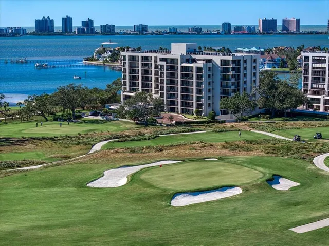 $1,075,000 | 4 Belleview Boulevard, Unit 802, Belleair, FL 33756