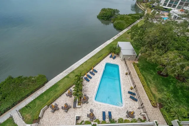 $1,075,000 | 4 Belleview Boulevard, Unit 802, Belleair, FL 33756
