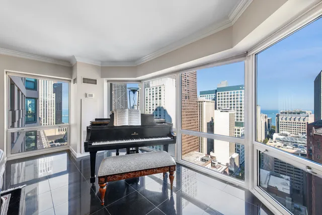 $1,125,000 | 100 East Huron Street, Unit 2004, Chicago, IL 60611