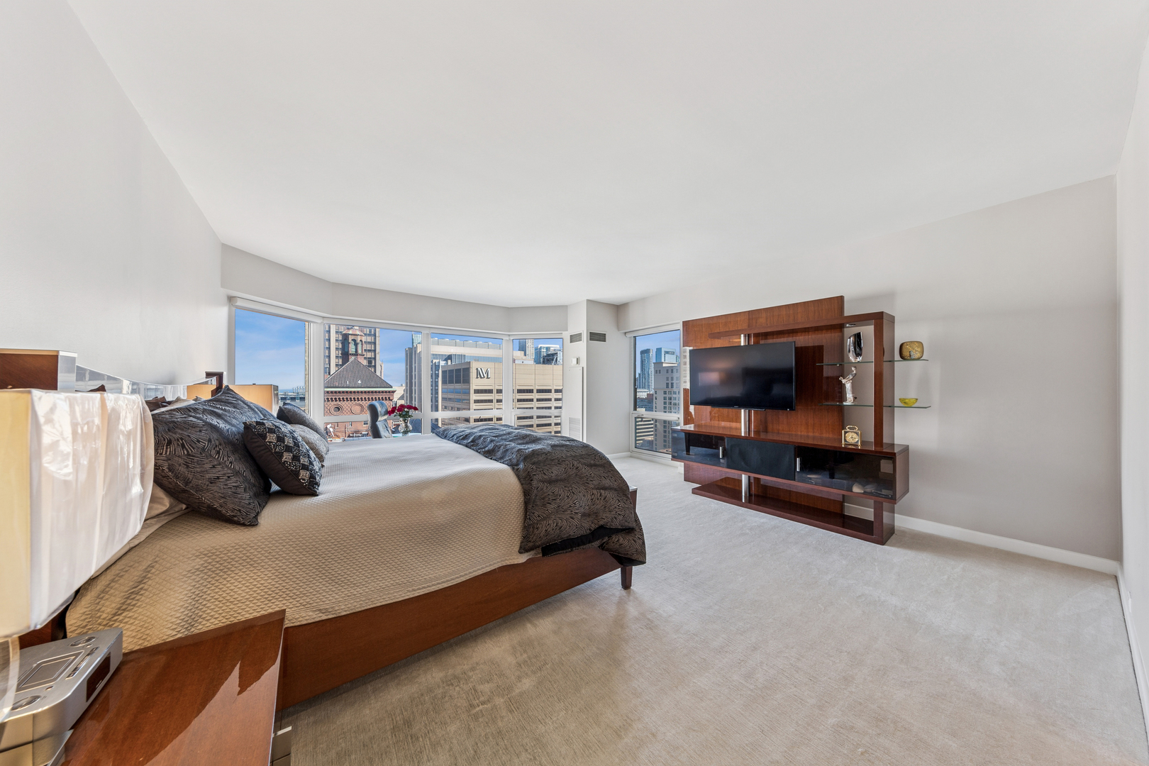 100 East Huron Street, Unit 2004 Chicago, IL 60611 - Photo 16 of 40