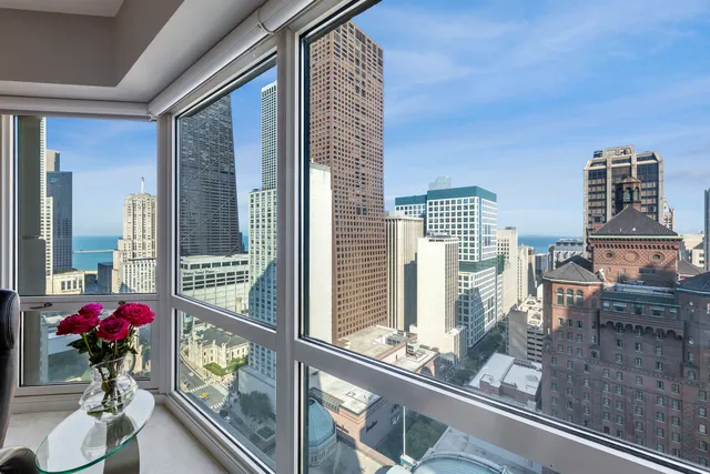 $1,125,000 | 100 East Huron Street, Unit 2004, Chicago, IL 60611