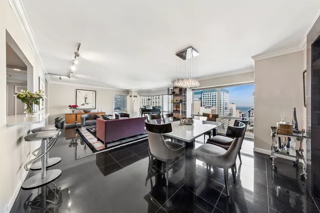$1,125,000 | 100 East Huron Street, Unit 2004, Chicago, IL 60611