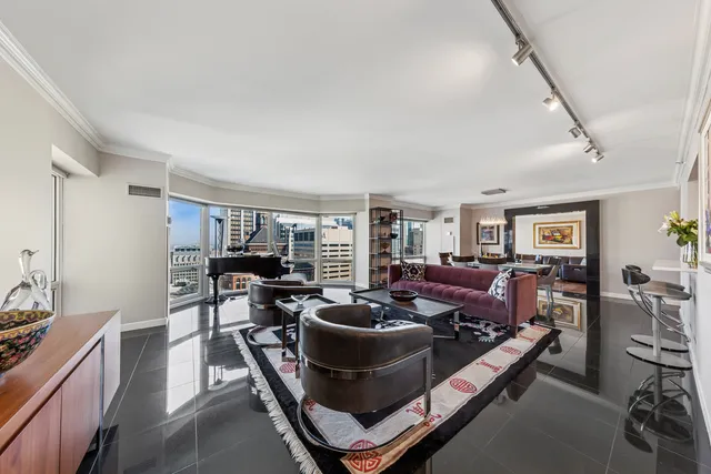 $1,125,000 | 100 East Huron Street, Unit 2004, Chicago, IL 60611