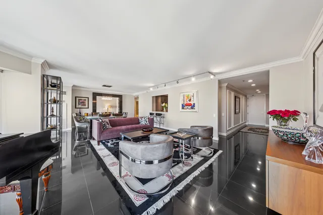 $1,125,000 | 100 East Huron Street, Unit 2004, Chicago, IL 60611