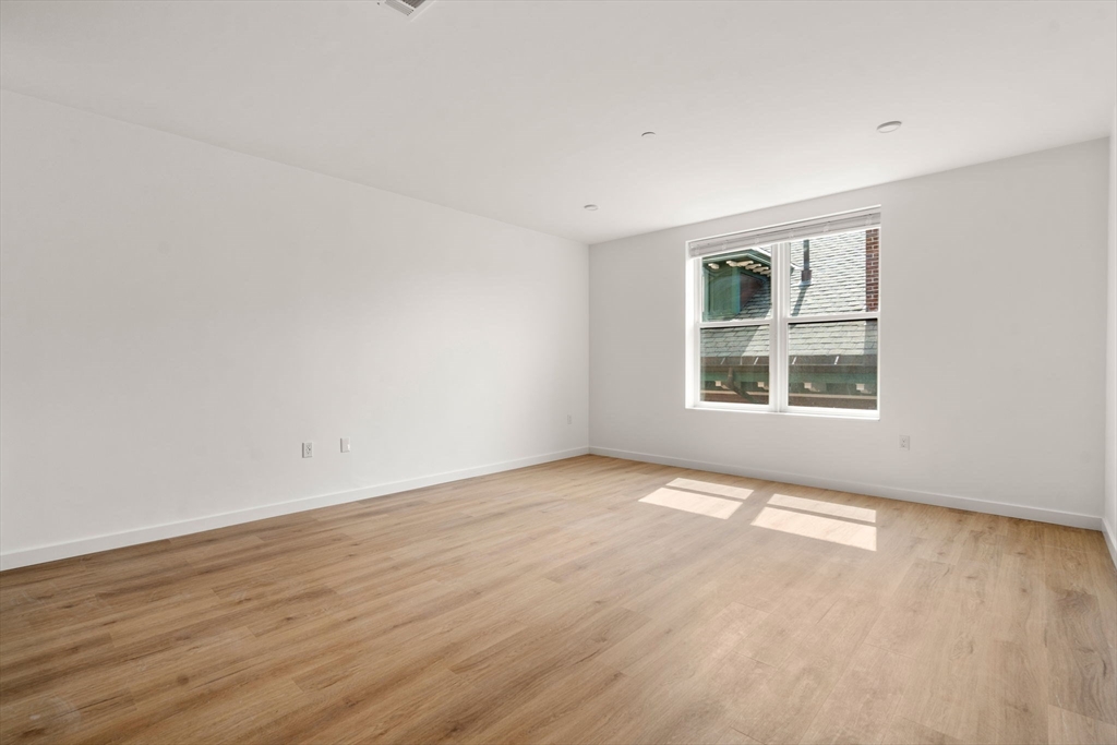 40 Centre Street, Unit 302 Brookline, MA 02446 - Photo 3 of 7