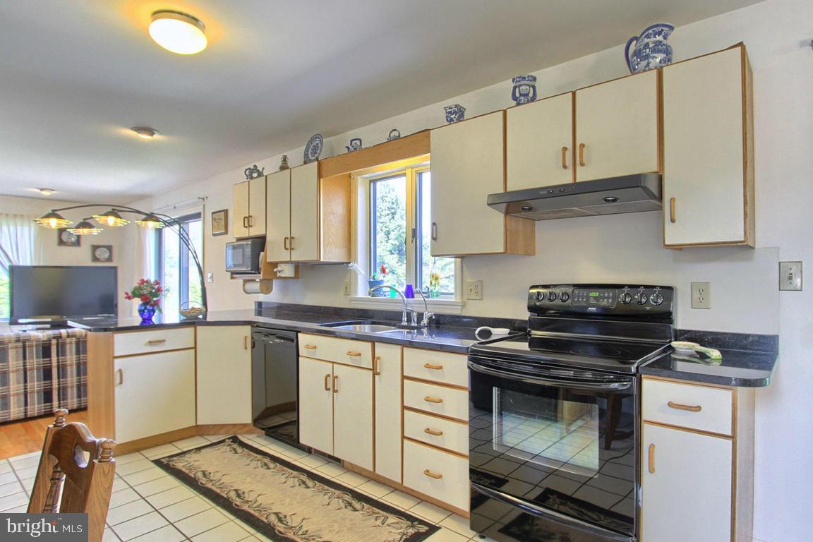 979 Mill Mar Road Lancaster, PA 17601 - Photo 13 of 30 Gallery Image 13