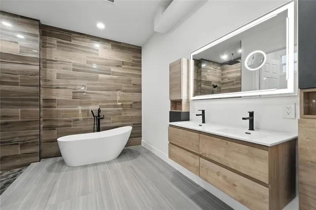 $1,078,000 | 1518 Cloverlawn Avenue, Orlando, FL 32806