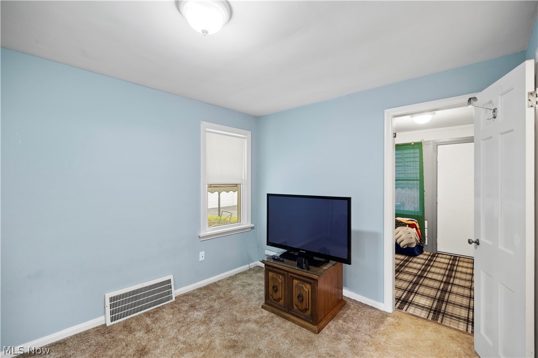 947 Beverly Road Cleveland Heights, OH 44121 - Photo 16 of 27