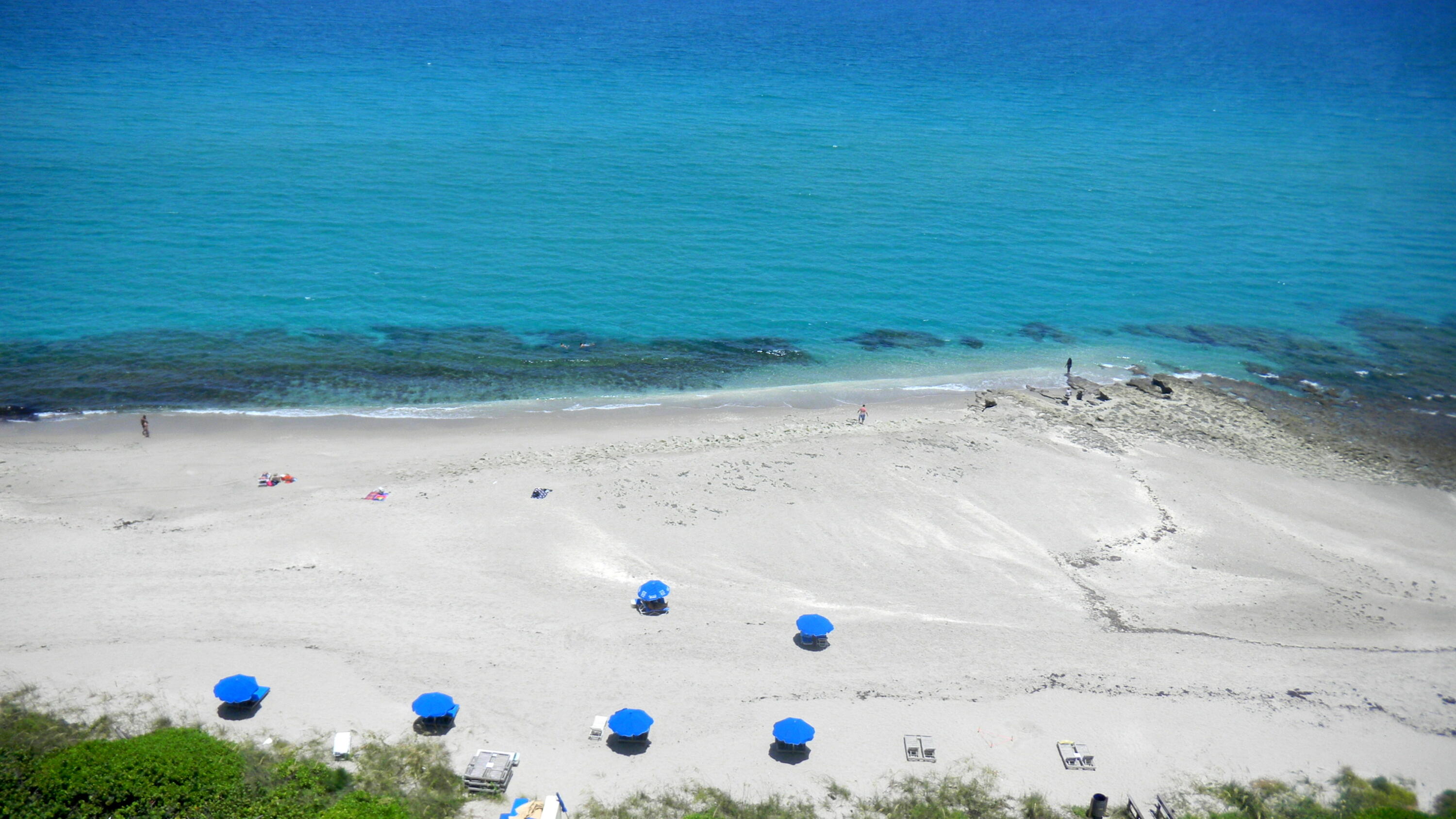 4000 North Ocean Drive, Unit 902 Singer Island, FL 33404 - Photo 44 of 53 a bathroom with a bathtub