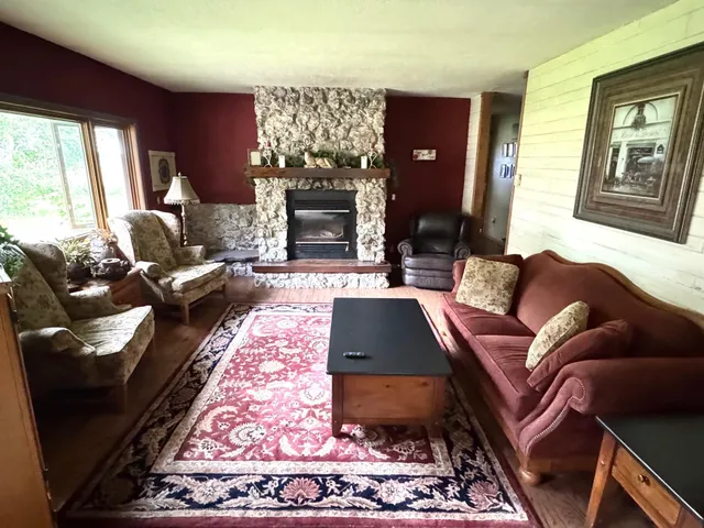 $350,000 | 32632 380th Avenue, Roseau, MN 56751