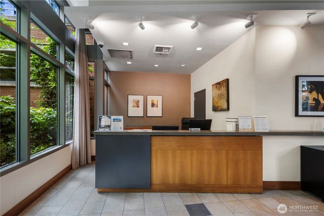 $399,999 | 900 Lenora Street, Unit 702, Seattle, WA 98121