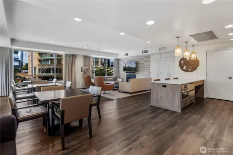 $399,999 | 900 Lenora Street, Unit 702, Seattle, WA 98121