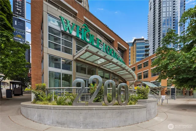 $399,999 | 900 Lenora Street, Unit 702, Seattle, WA 98121
