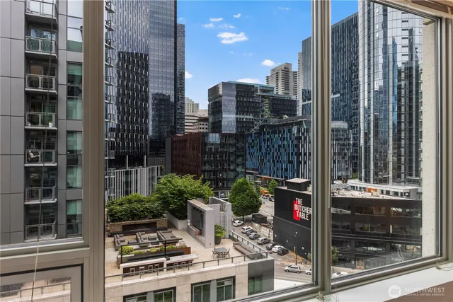 $399,999 | 900 Lenora Street, Unit 702, Seattle, WA 98121