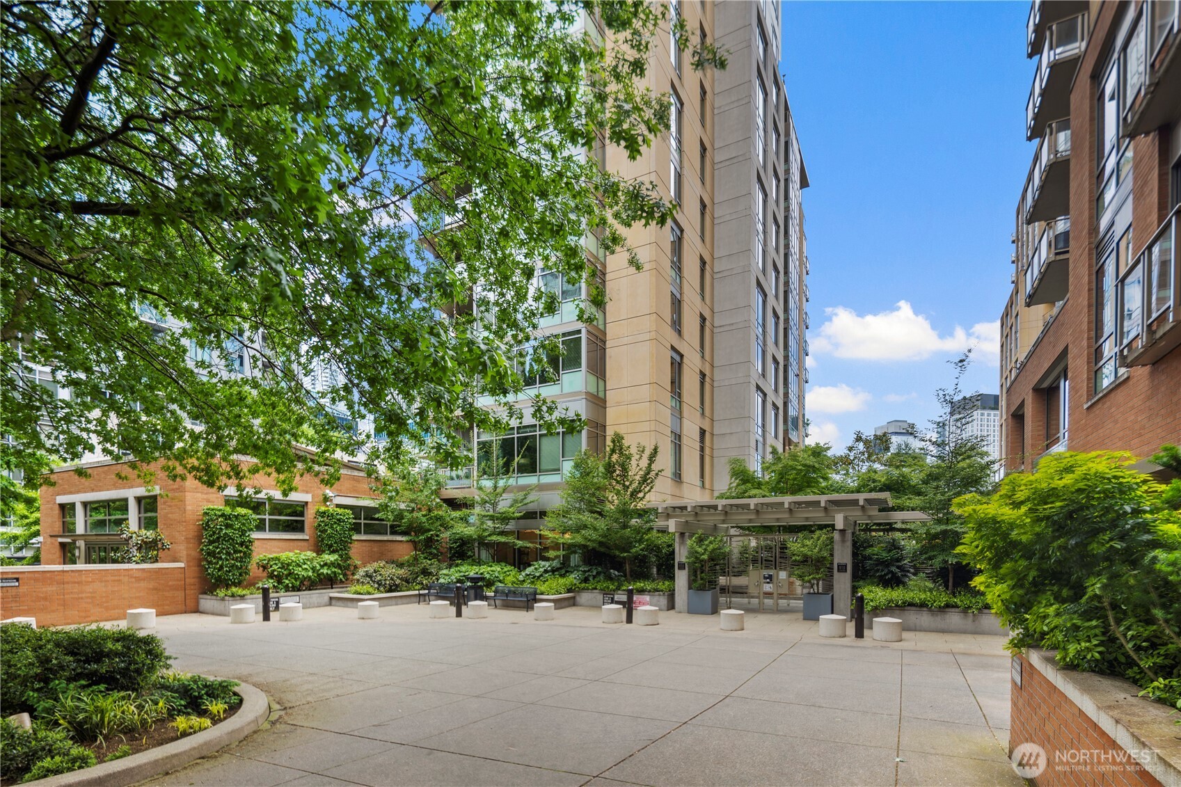 900 Lenora Street, Unit 702 Seattle, WA 98121 - Photo 31 of 40