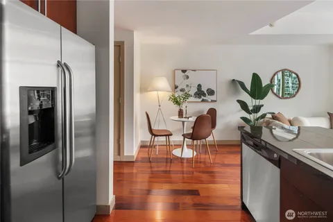 $399,999 | 900 Lenora Street, Unit 702, Seattle, WA 98121