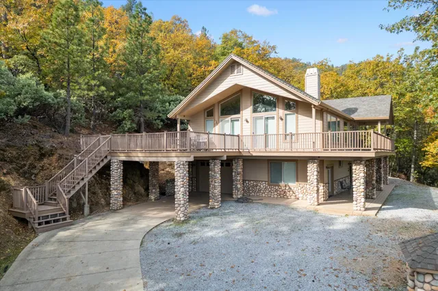 $775,000 | 19720 Oak Knoll Drive, Lakehead, CA 96051